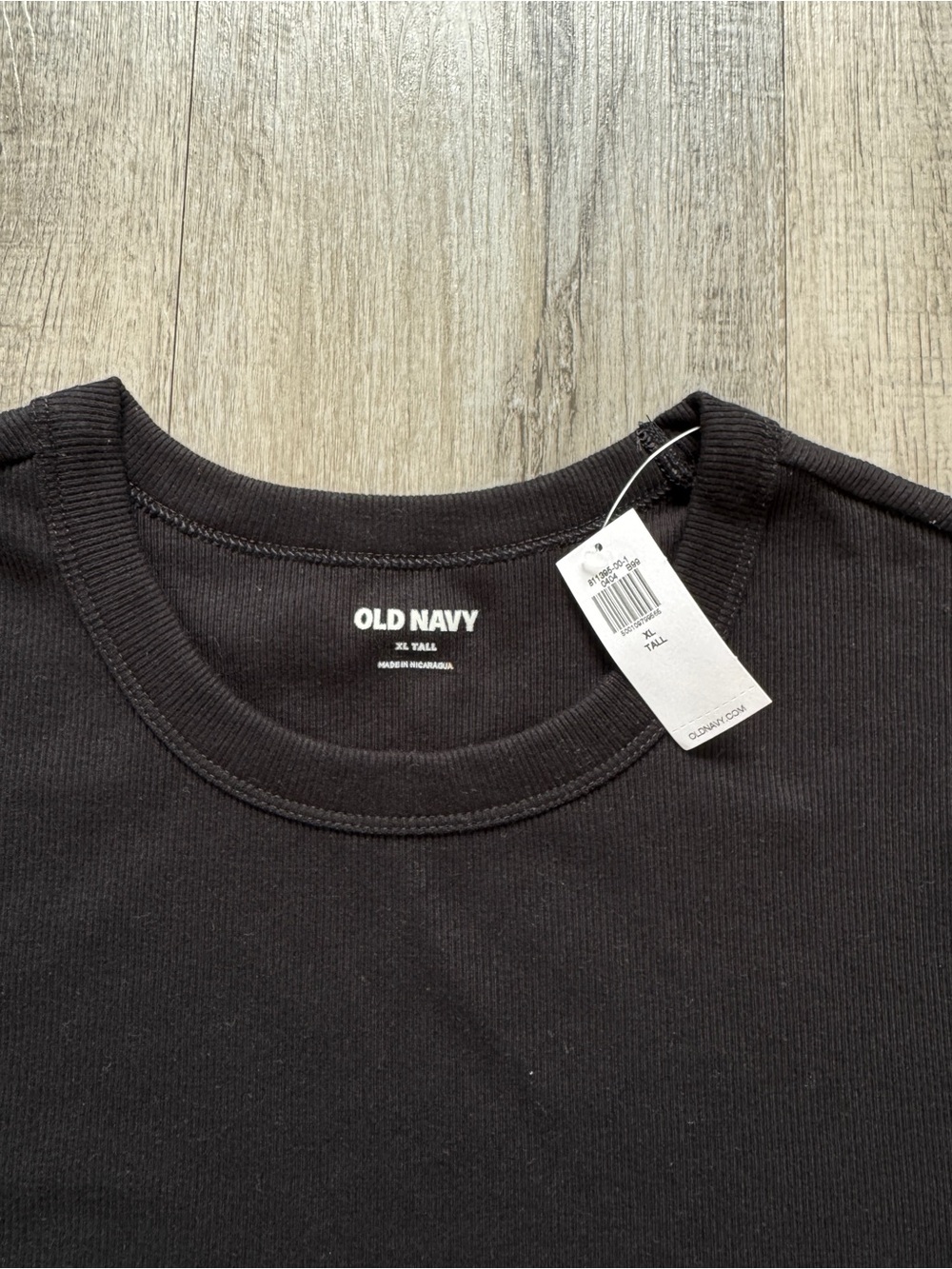 Old Navy Ribbed Black tee - Picture 3 of 7